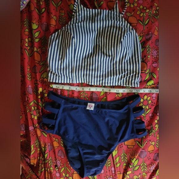 Lululemon Bikini Set - Picture 9 of 9